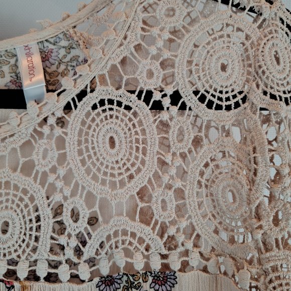 Xhilaration Boho Top with Crochet Lace Bodice & Sleeves Size L - Picture 3 of 8